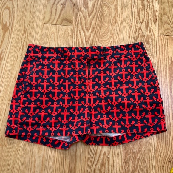 Vineyard vines SZ 8 anchor print shorts in red/blue combo.